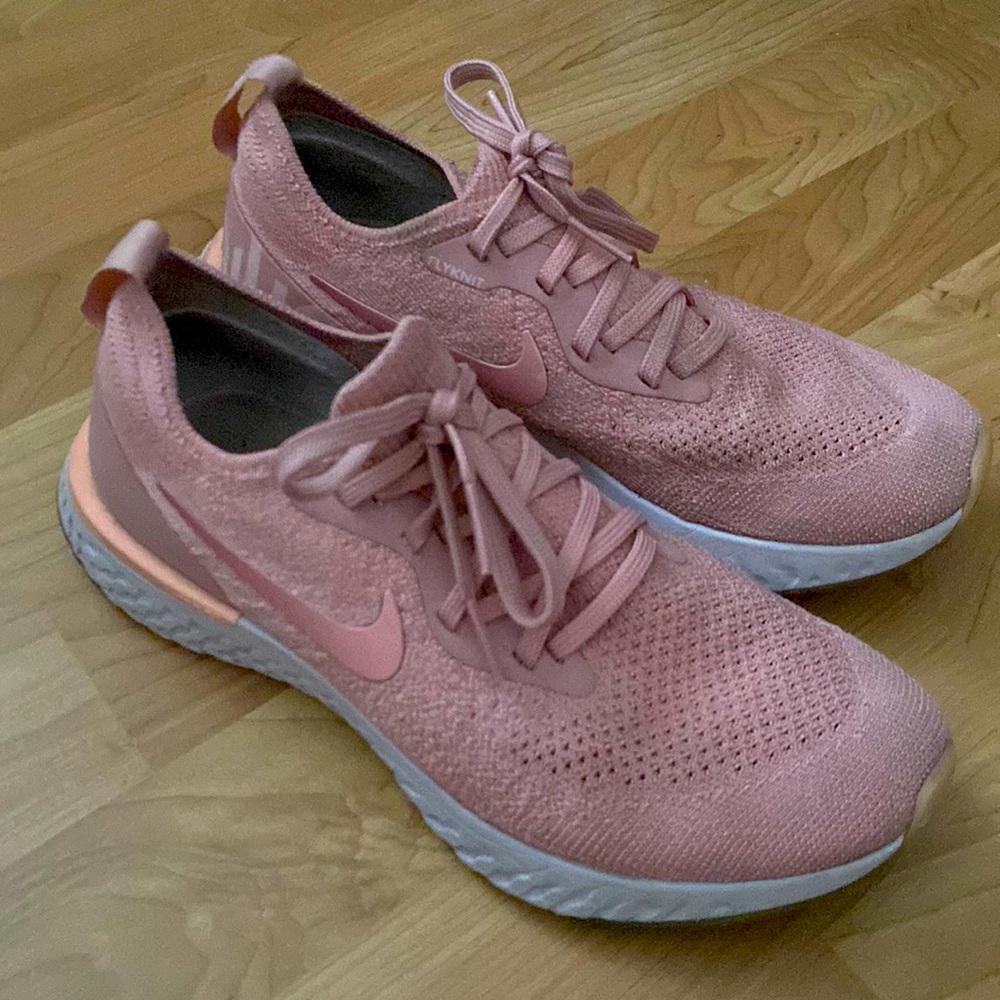 Nike Epic React Flyknit Sneakers